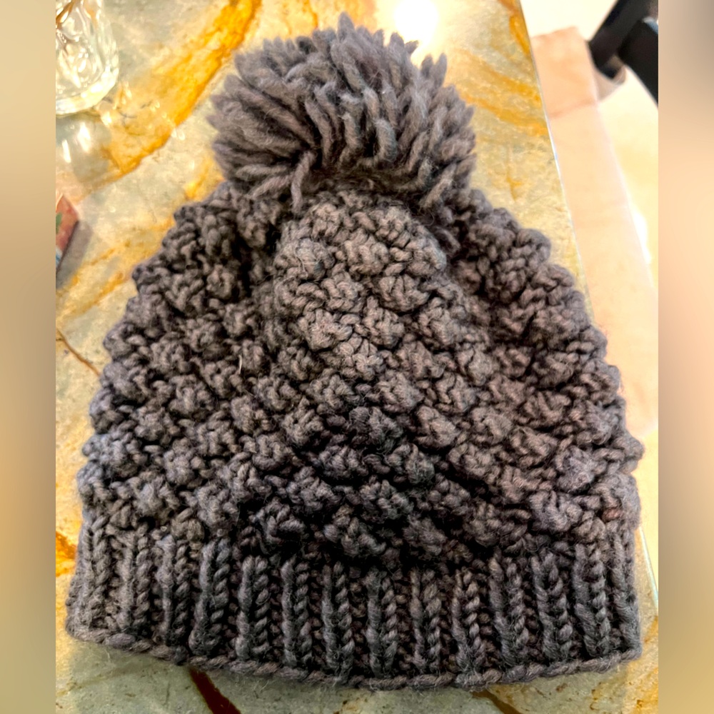 NWOT Nirvana Designs Wool Hat Pom Pom Wool Chunky Knit Beanie Grey